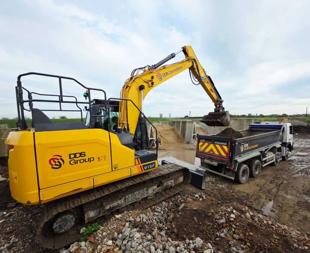 DDS Building Supplies - Services - Muck away